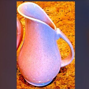Vintage BRUSH McCOY Signed & Numbered 22 oz Pitcher Pink Famous Speckle Pattern